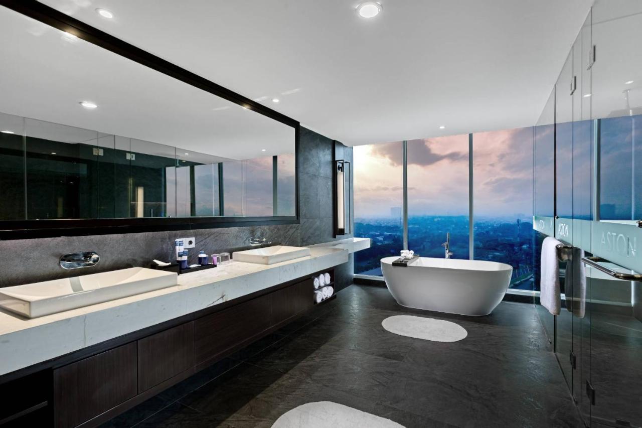 Aston Sidoarjo City Hotel & Conference Center Luaran gambar